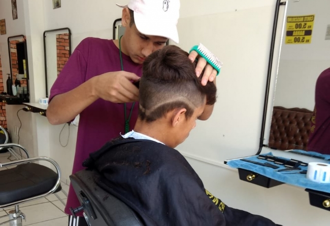 empresaria-lanca-novo-modelo-de-escola-de-barbeiros