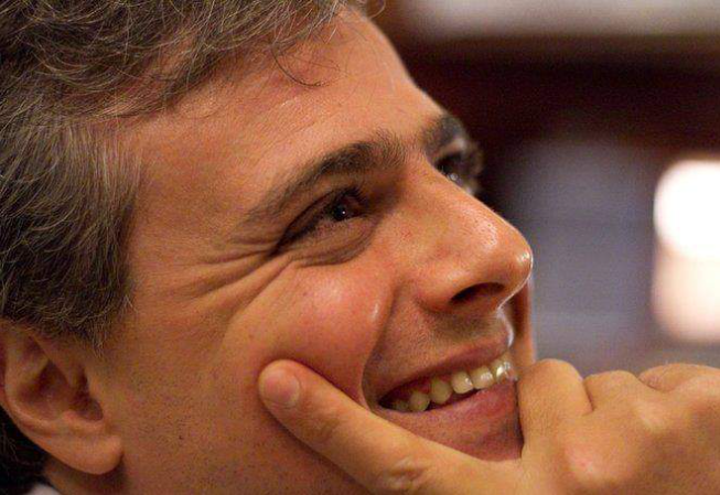 beto-rensi-relembra-influencias-de-santa-cruz-em-sua-arte