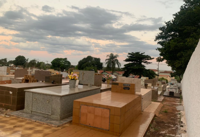 cemiterio-municipal-tem-origem-em-1908-e-registra-cerca-de-500-sepultamentos-por-ano