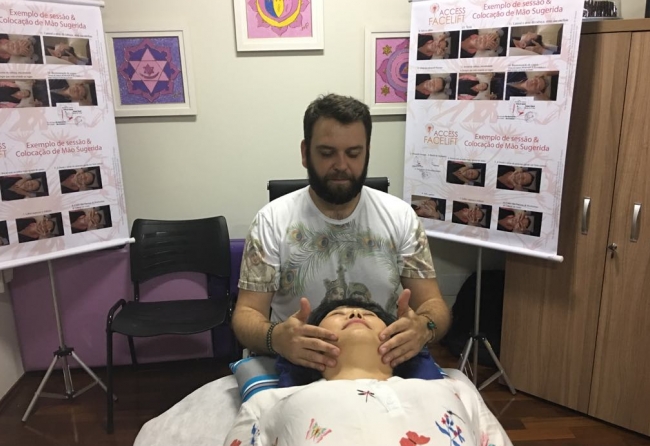 tecnica-pode-trazer-rejuvenescimento-facial-com-o-uso-das-maos