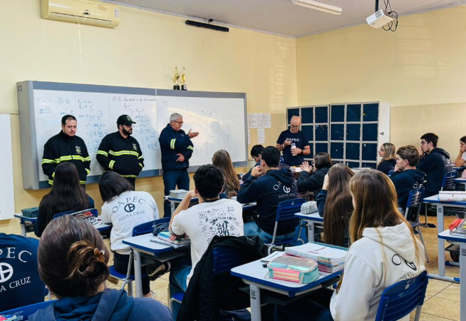 demutran-realiza-atividades-de-conscientizacao-nas-escolas-de-santa-cruz