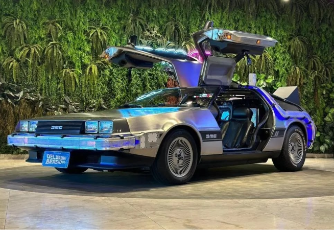 old-car-santa-cruz-traz-delorean-em-edicao-de-2025