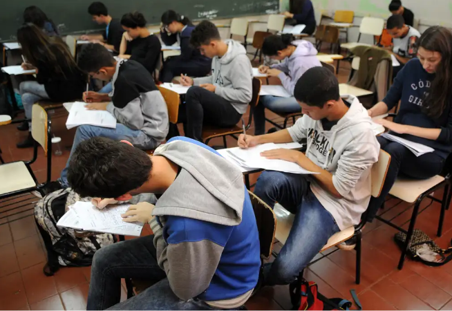 programa-pe-de-meia-atinge-581-estudantes-na-cidade
