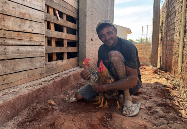 roberto-o-galo-que-trocou-a-panela-pela-amizade