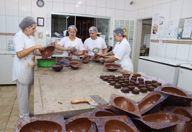 tradicao-e-variedade-andam-juntas-em-chocolataria
